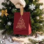 ΚΟΥΤΙ ΔΩΡΟΥ ΧΡΙΣΤΟΥΓΕΝΝΙΑΤΙΚΟ ΧΡΩΜΑΤΙΣΤΟ 10cmx6,7cmx13cm ΚΟΚΚΙΝΟ ΜΕ ΔΕΝΤΡΟ MERRY CHRISTMAS