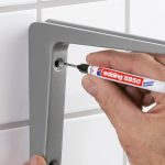 ΜΑΡΚΑΔΟΡΟΣ ΤΡΥΠΩΝ CARPENTER PEN - ΜΑΥΡΟΣ ΓΙΑ ΔΥΣΠΡΟΣΙΤΑ ΣΗΜΕΙΑ 8850 EDDING