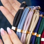 UNIVERSAL ΛΟΥΡΑΚΙ / ΚΟΡΔΟΝΙ ΚΑΡΠΟΥ ΚΙΝΗΤΟΥ 6MM ΜΕ ΑΝΤΑΠΤΟΡΑ ΘΗΚΗΣ & ΧΡΥΣΕΣ ΛΕΠΤΟΜΕΡΕΙΕΣ – ELEGANT NAVY BLUE (50CM) TFO