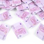 ΚΑΝΟΝΑΚΙ ΧΑΡΤΟΠΟΛΕΜΟΥ ΜΕ ΧΑΡΤΟΝΟΜΙΣΜΑΤΑ 500 EURO 60cm (TUKE60) PARTYDECO - Image 3